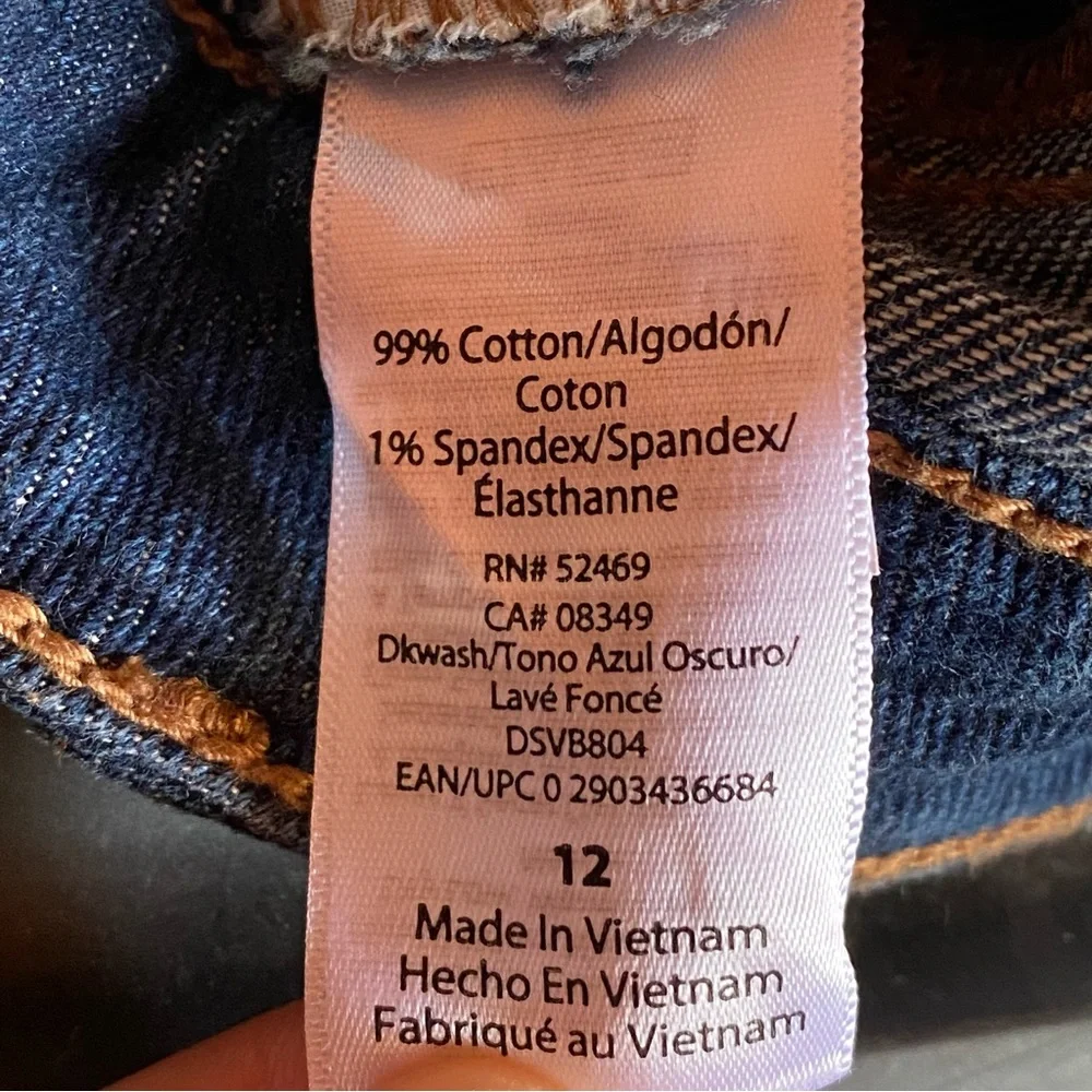 ☀️ Sofía Jeans By Sofia Vergara, Size 12, Bíanca Curvy 4”, Distress Jean Shorts